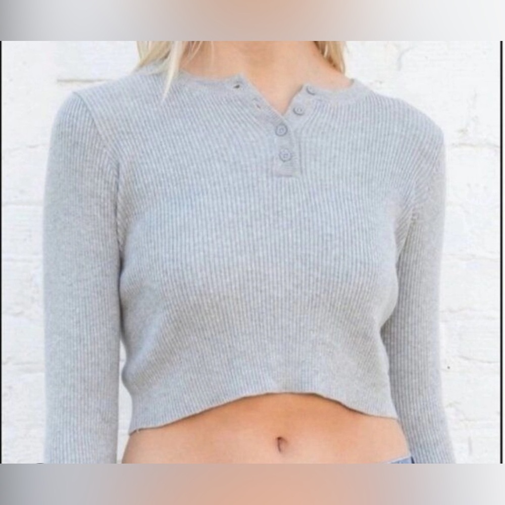 Brandy Melville Grey Ribbed Long Sleeved Button Crew Neck Sweater MH190 Delilah